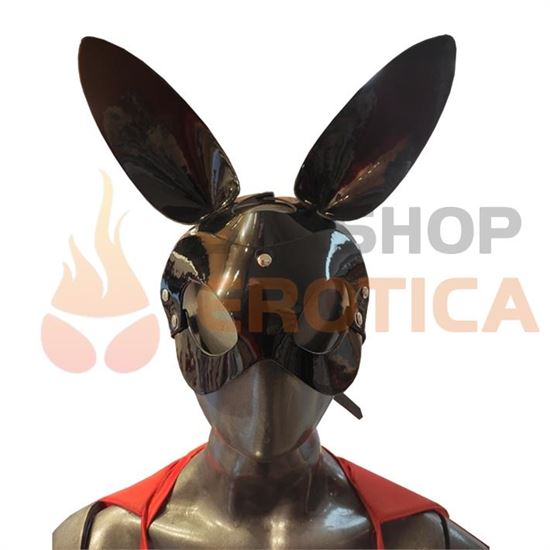 Mascara negra de conejo en cuerina